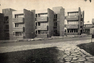 A Spiró Éva által tervezett Szirtes úti lakótelep. Forrás: Arcanum / Magyar Építőművészet 1975.