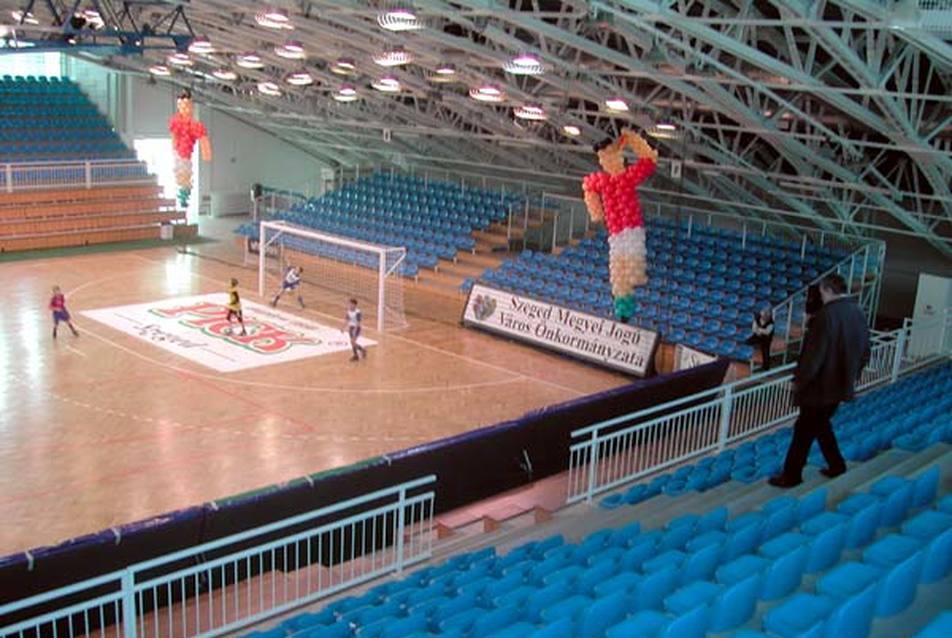 A szegedi sportcsarnok bővítése – építész: Rantal János