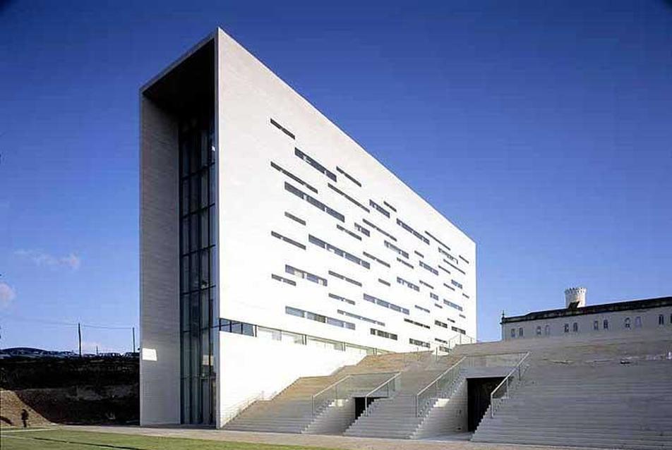 Manuel és Francisco Aires Mateus: Új rektori épület, Lisszabon, 1998-2002