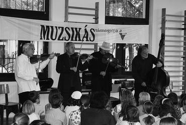 a Muzsikás a Kincskereső Iskolában