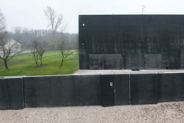 Safe House - Robert Konieczny