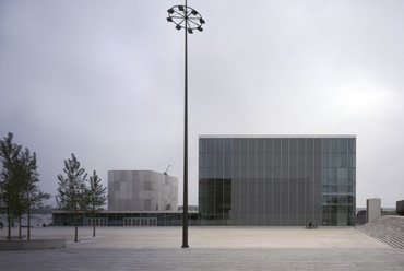 SANAA DeKunstlinie Theater and cultural Center Almere 2007 foto H Suzuki