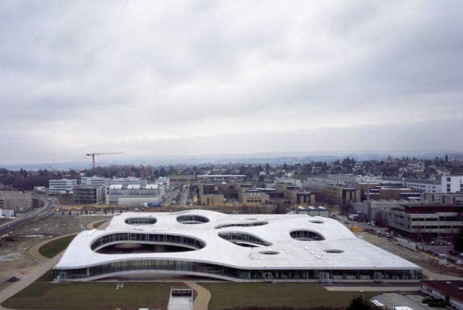 SANAA Rolex Learning Center EPF Lausanne CH 2009 fotó H Suzuki