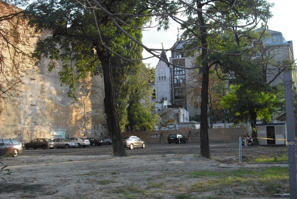 az ideiglenes parkoló