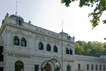 Főhomlokzat, bejárati épület - A Rác fürdő rekonstrukciója, felelős tervező: Dévényi Tamás ©Török Tamás / copia.hu