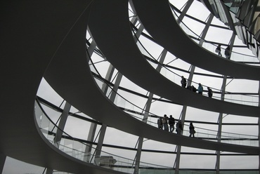 Reichstag kupolája - Sir Norman Foster