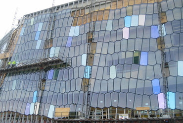 Harpa Koncertterem. Vezető tervezők: Henning Larsen, Olafur Eliasson. Forrás: http://www.designboom.com