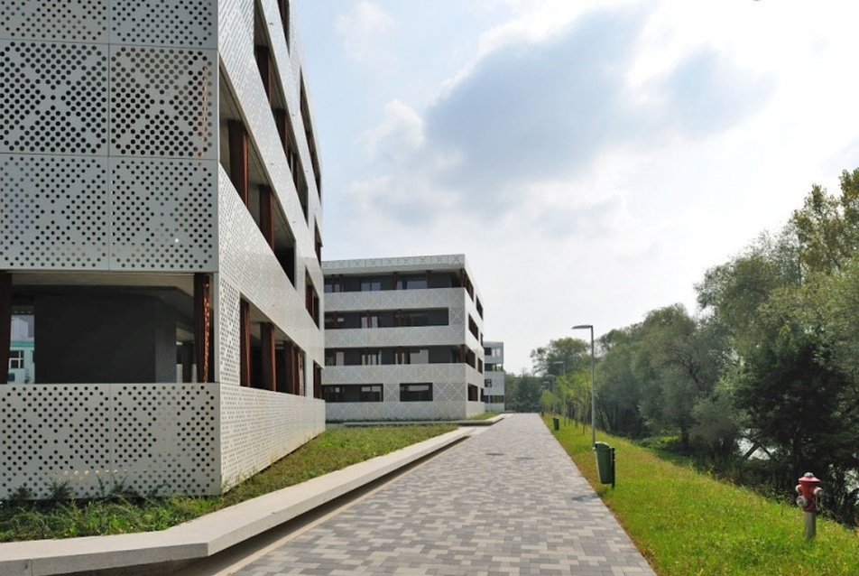 Funkció, helyszín, találékonyság - három szlovén épület II.