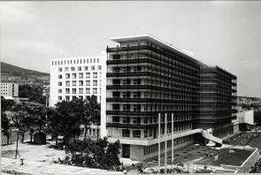 Orvostudományi Egyetem és Klinika, Pécs, 1957-1966