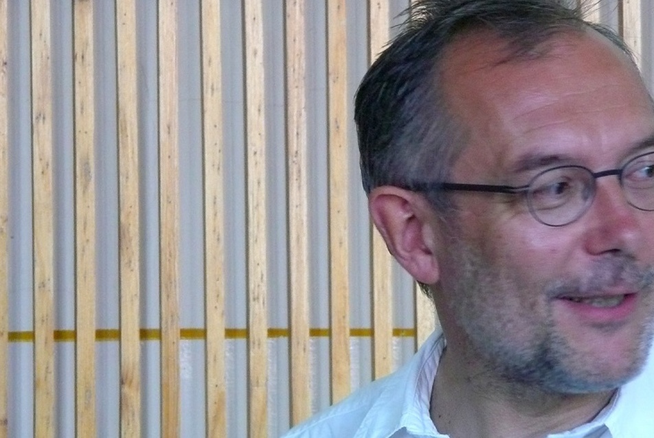 Dévényi Tamás a BME Kivitelezés tanszék diploma védés utáni beszélgetésen - 2010 július 2-án. fotó: perika