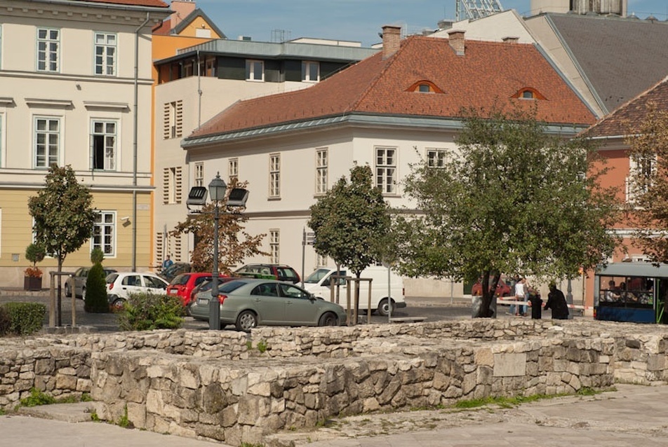 Műemlék épület átalakítása - Bitó János, Fülöp Gyula, Perényi Tamás, fotó: cerbenkoc