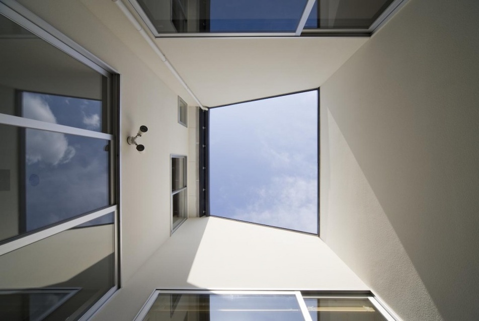 House Of Cycles: Passive Solar Design from Japan, Architects: Agnes Nyilas,Yasuharu Iwamuro,Yasuyuki Ito