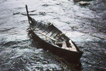 Väinő egyik csónakja a Vaskor című filmben