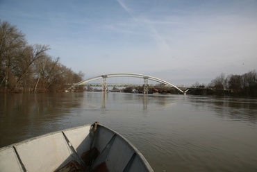 A szolnoki Tiszavirág híd