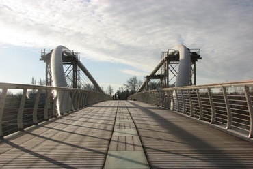 Hídpálya a város felől nézve - vezető tervező és fotó: Pálossy Miklós