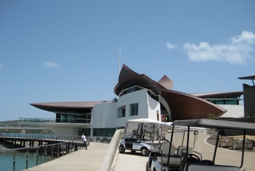 Hamilton  Island Yacht Club - Walter Barda  Design