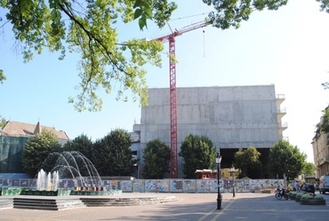 Torzó a főtéren - fotó: Garai Péter