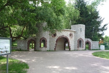 A régi vidámpark kapuja – Fotó: Gaschler-Gyeviki Nóra