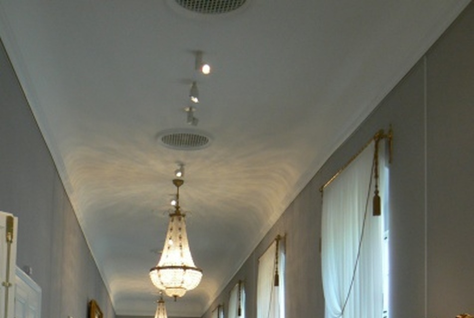 A Gizella szárny emeleti folyosója - Habsburg képgaléria, fotó: Máté Zsolt