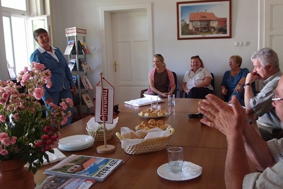 Tetőakadémia nyereményátadó - Koch Beatrix (Alukönigstahl), Birghoffer Péter (Rheinzink), Friedman Zsuzsanna, Nemes András (Tondach), Koch Marianne Judit, Banó Veronika (Alukönigstahl), Seidl Tibor (CAD Stúdió Kft.), fotó: perika