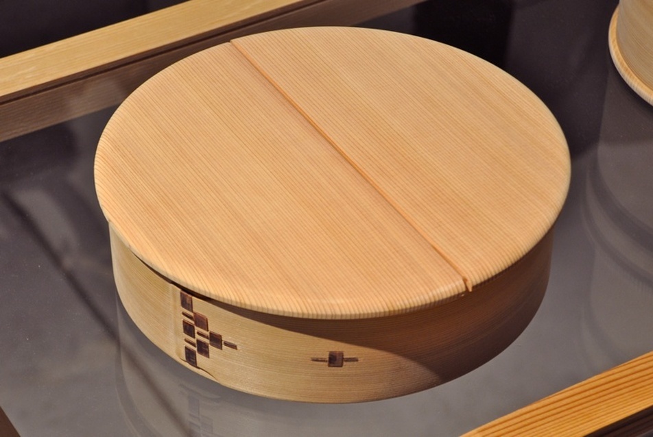 Mage wappa’ A Japán cédrusból (sugi) készült, kerek dobozban főtt rizst tartanak - fotó: Kovács Bence