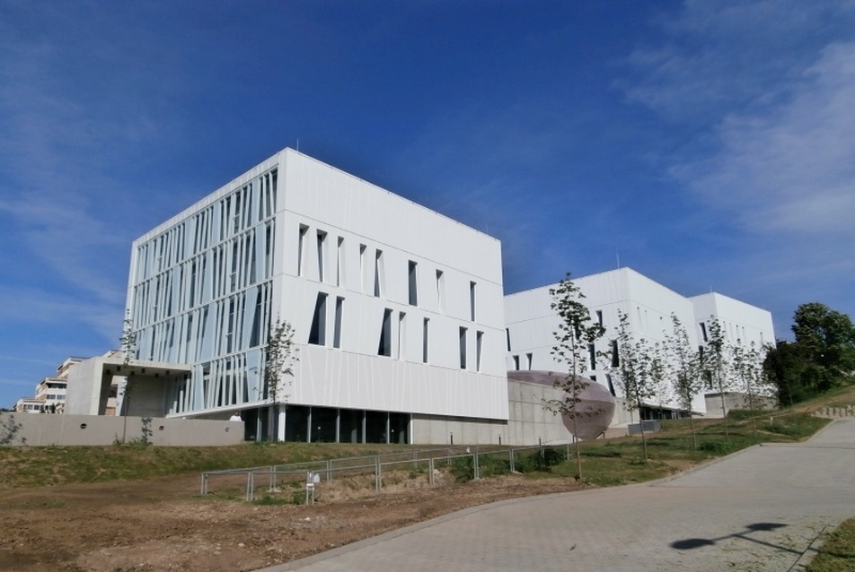 Pécsi Tudományegyetem Szentágothai János Kutatóközpont - Science Building