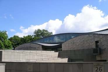 Isozaki, a krakói Japán Művészet és Technológia Múzeuma, 1990-1994, forrás: http://en.wikipedia.org/wiki/File:Manggha_Centre_Cracow_1.jpg
