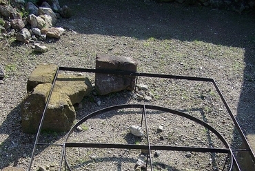 A keretkövek összeállításához készített sablon, 2005.