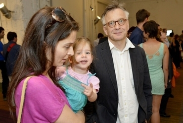Mácsai Pál családjával a kiállításmegnyitón (fotó: Glazer Attila)
