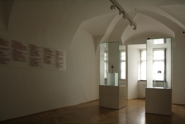 A cellákban kialakított kiállítóterek, fotó: Szőke Virág