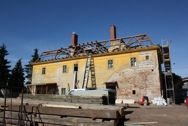 A zirci Bagolyvár, fotó: Creaton