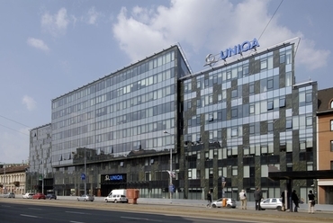 Az UNIQA Biztosító irodaháza, fotó: Oravecz István