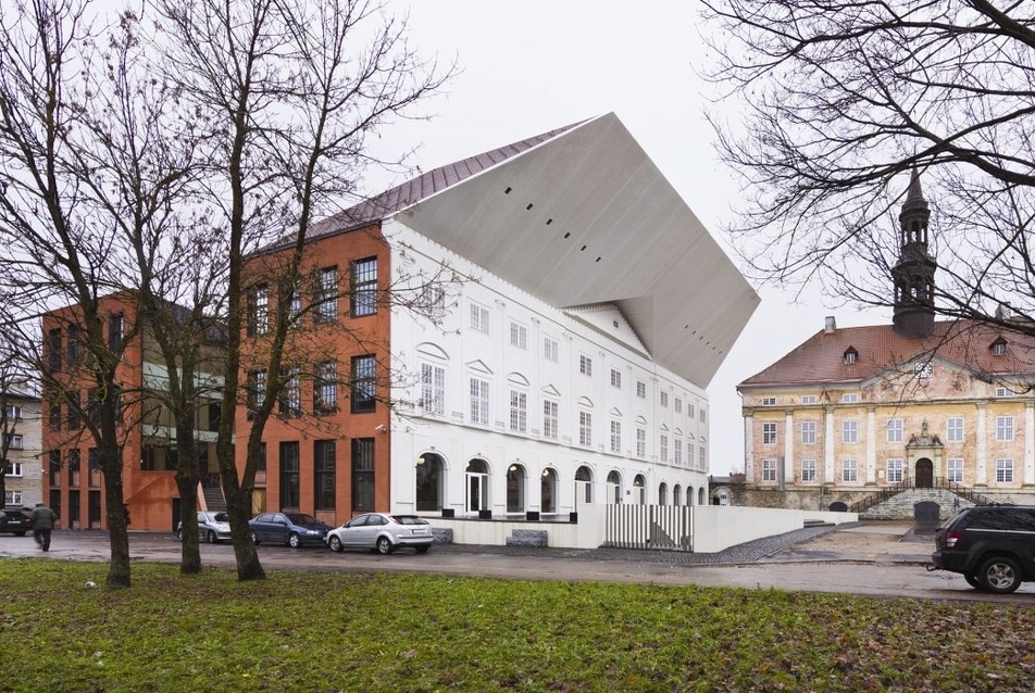 Narva új egyetemi épülete