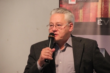 Noll Tamás, a MÉK elnöke - Év Háza 2013 díj átadása, Építészek Háza - fotó: perika