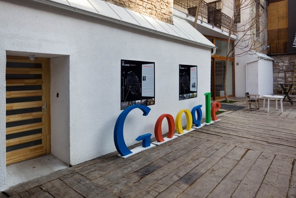 A Google Ground a Leonardo da Vinci utcában