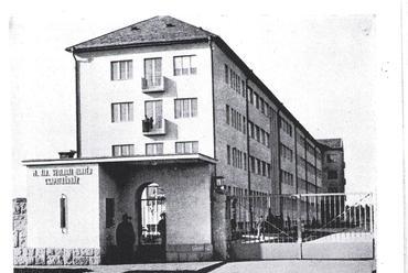 Szolnoki Honvéd Csapatkórház (Tér és Forma, 1944/6. sz.)