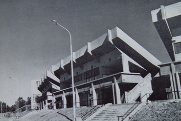 Mostagenem stadionja, Algéria. Fotó: Magyar Építőművészet