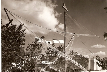 Installáció az 1959-es Mezőgazdasági Kiállításon. Fotó: MÉM Szabó István-hagyaték