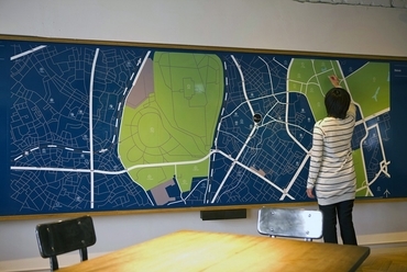 THE SHARE Harajuku - A nappaliban elhelyezett térképre a lakók szabadon feljegyezhetik, ha találtak egy jó helyet., fotó: ReBITA