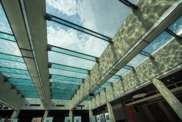 Akvárium - Előcsarnok üvegfödém-vízfelület, fotó: Zsitva Tibor