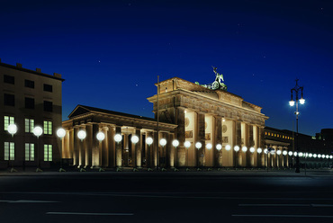 Berlin - Fénysor a fal helyén