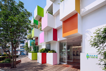 Sugamo Shinkin Bank, Saitama fiók, Japán - Emmanuelle Moureaux, 2014 