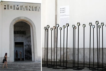 Románia pavilonja előtti „8H eltolódás” című istalláció a Giardini di Castellóban