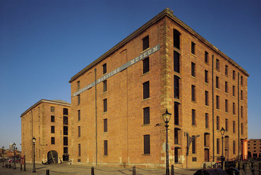 Tengerészeti Múzeum az Albert Dockban, Liverpool. Forrás: Wikipedia