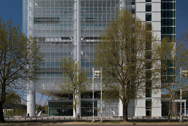 Renzo Piano: Intesa Sanpaolo Bank irodaház, Torino. Forrás: www.designboom.com