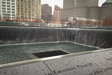 Nemzeti 9/11 Emlékhely és Múzeum, Egyesült Államok, New York - tervező: Michael Arad, Peter Walker