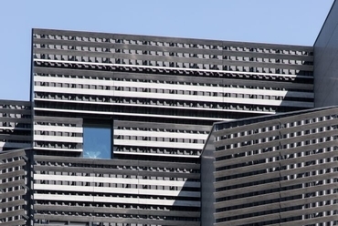 Hikari - építész: Kengo Kuma - fotó: Baptist Lobjoy