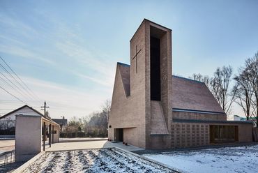 debreceni Szent György templom - építész: Győrffy Zoltán - fotó: Batár Zsolt