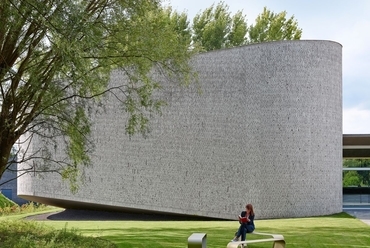 Auditorium AZ Kortrijk, Belgium by Dehullu Architecten 