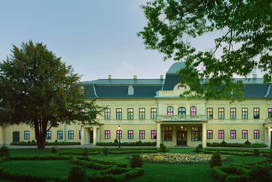 Új látogatóközpont a gyulai Wenckheim-Almásy kastélyban